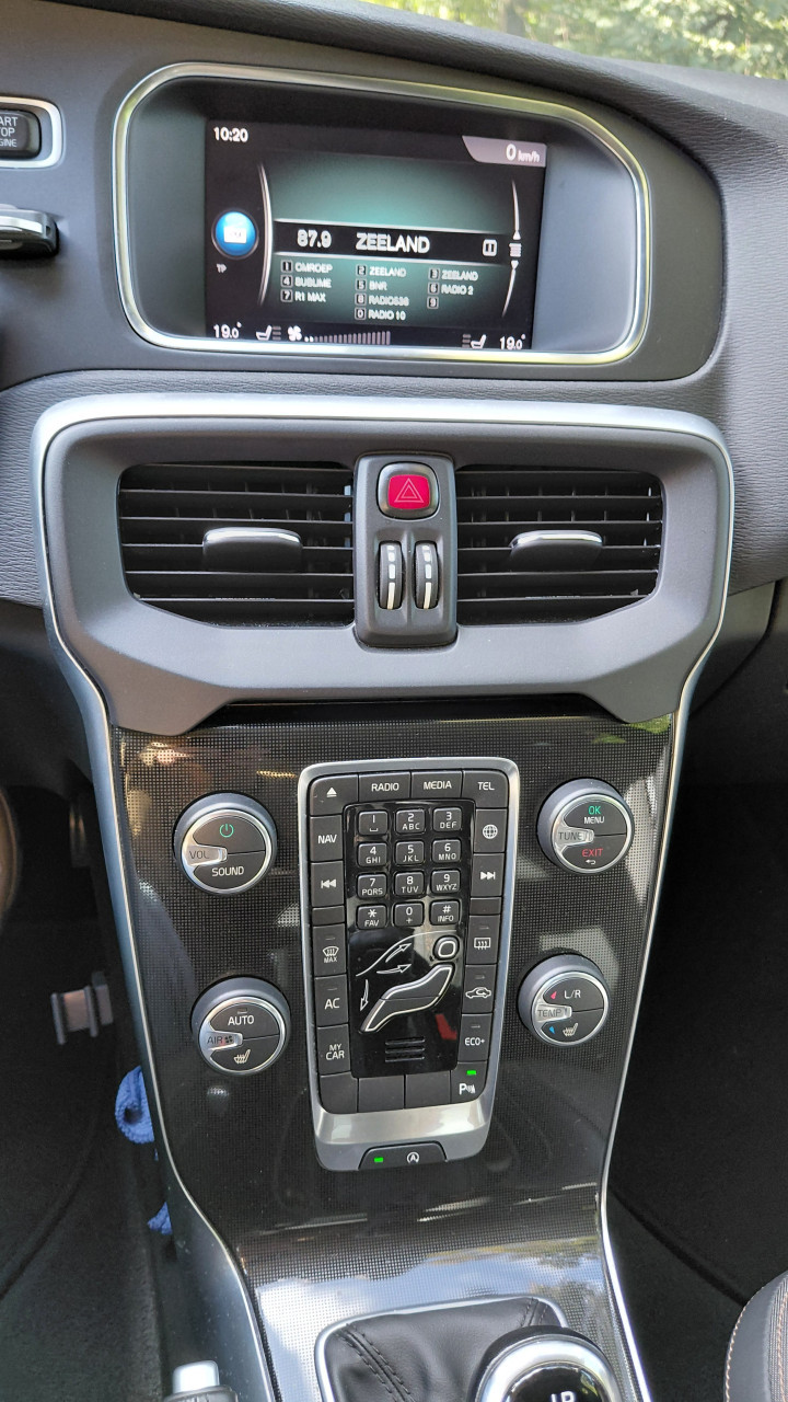 Volvo V-40 Cross Country