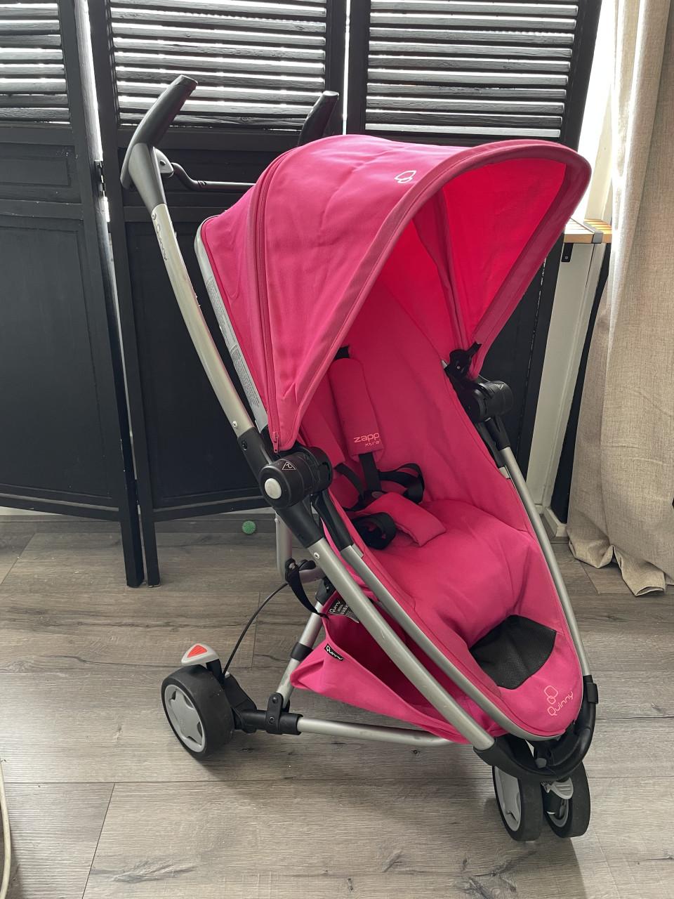 Quinny Zapp Xtra 2.0 Buggy in de kleur Pink Passion