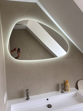 Toilet / Badkamerspiegel met verlichting (randloos)
