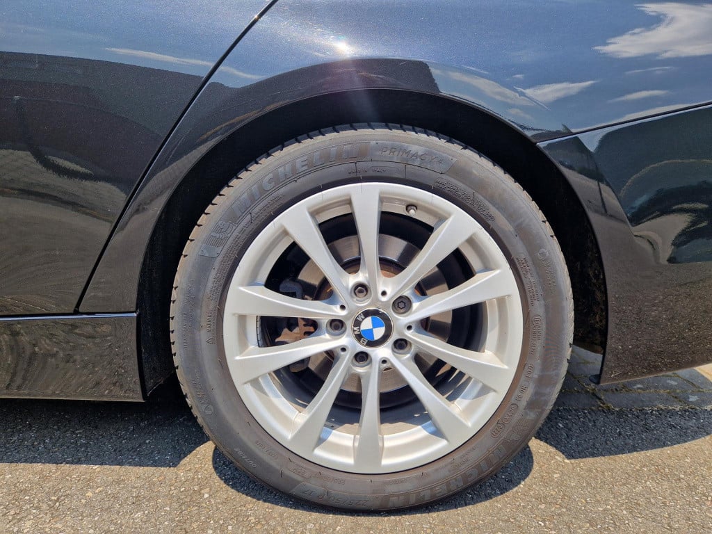 BMW 3-serie 330e centennial high executive