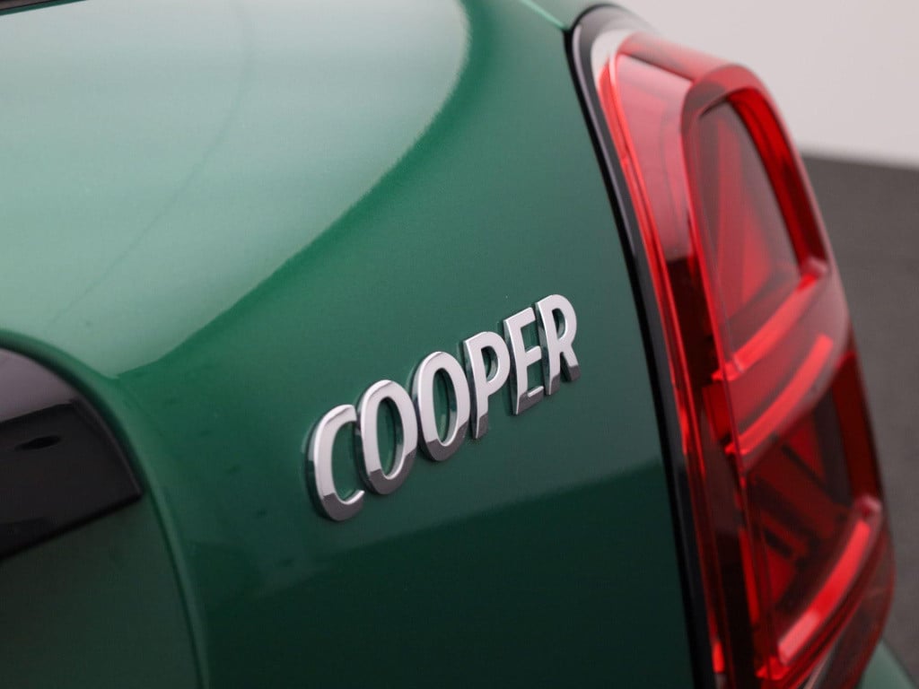 Mini Countryman 1.5 cooper business edition | automaat | lage km stand | ac