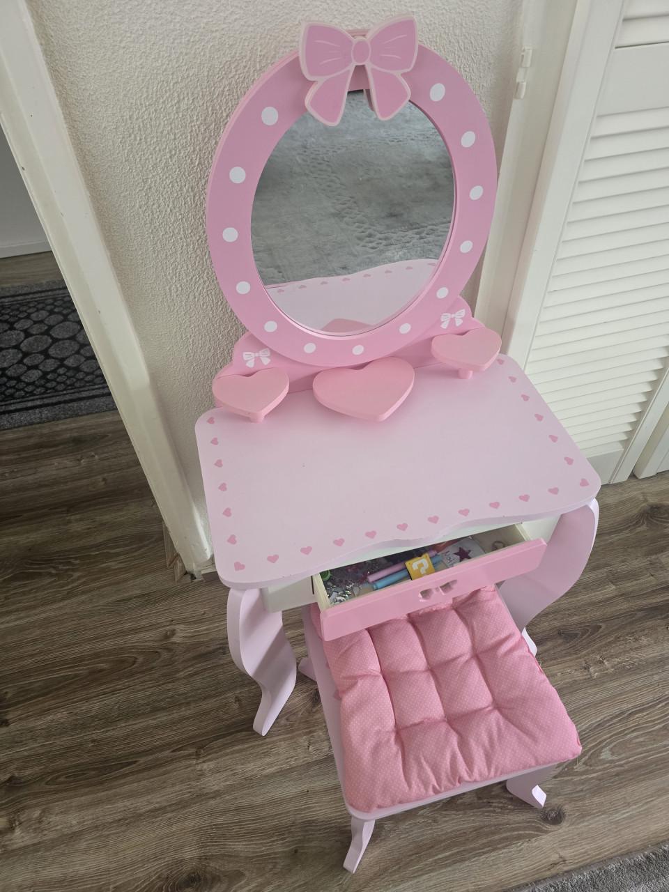 Te koop complete M-up tafel