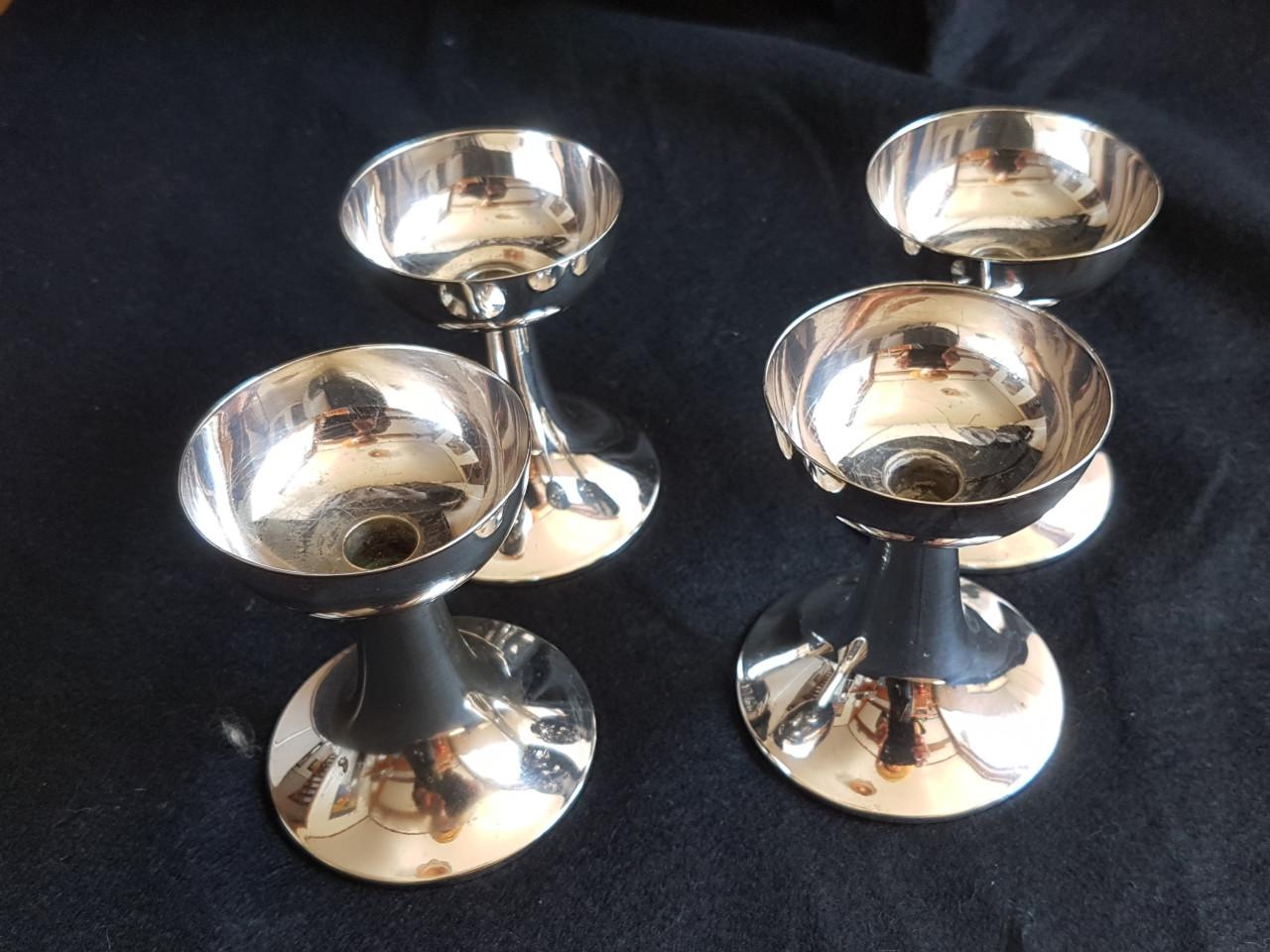 4 verzilverde Krupp Berndorf kandelaars
