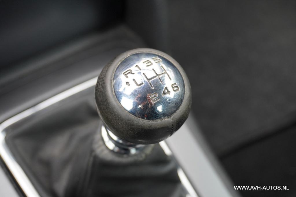 Peugeot 407 coupé 2.2-16v référence