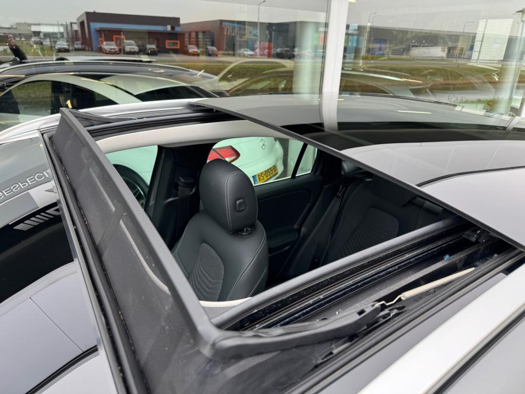 Mercedes-Benz Gla-klasse 250 e progressive line advanced automaat ,elektris