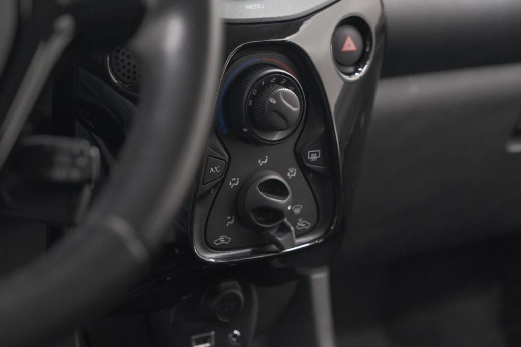 Citroen C1 1.0 vti feel | airco | bluetooth radio | getint glas | 5 deurs