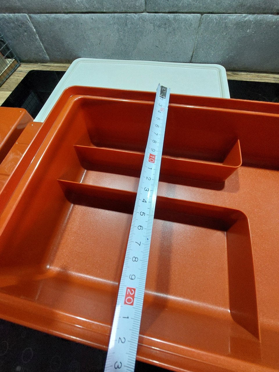 Tupperware vintage naaidoos oranje/crème