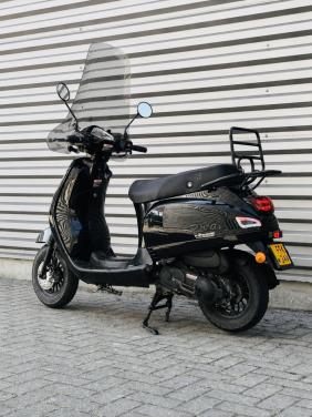 BTC Riva 45km/h Injectie euro-5 bromscooter 4-takt scooter