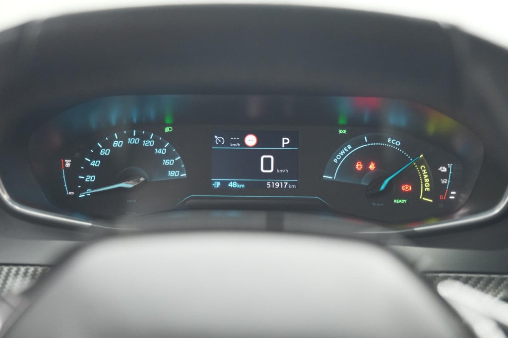 Peugeot 208 ev active pack 50 kwh | parkeersensoren | apple carplay | clima