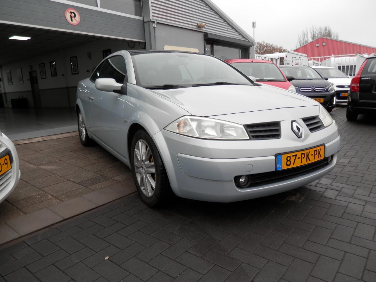 Auto Garant Biedt Aan: Renault Megane 1.6 Cabrio Privilegé