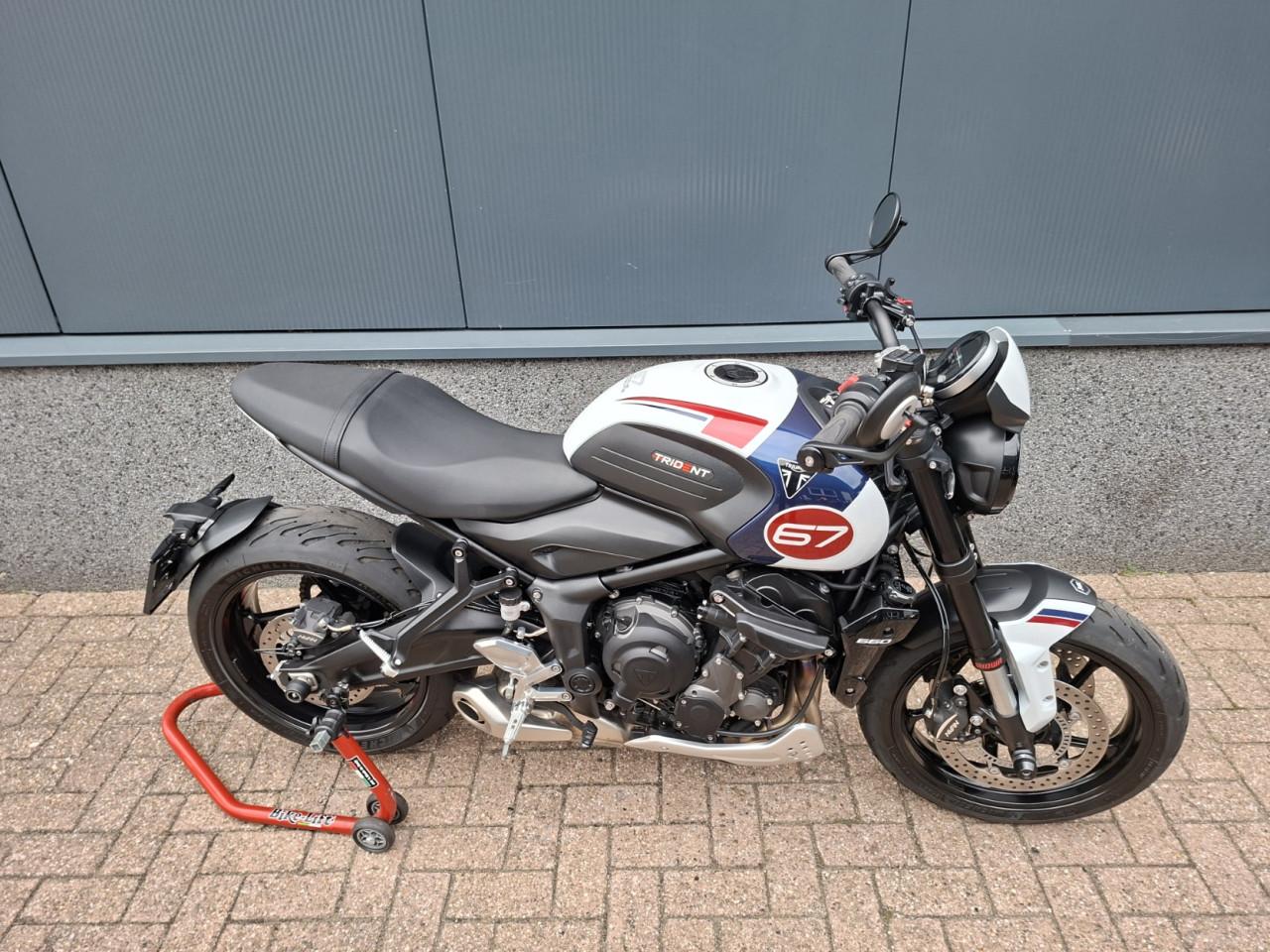 Triumph Trident 660 Triple Tribute ( Incl. Fabrieksgarantie )