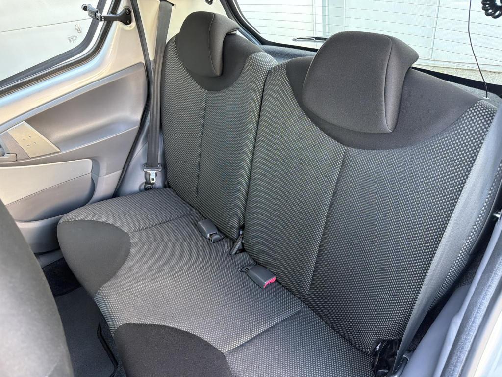 Toyota Aygo 1.0-12v comfort navigator