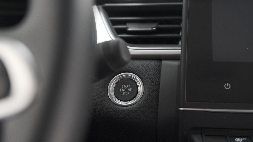 Renault Captur mild hybrid 140 edc techno | apple carplay | parkeersensoren