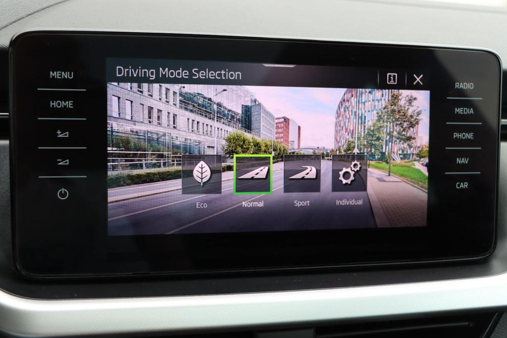 Skoda Scala 1.0 tsi sport business