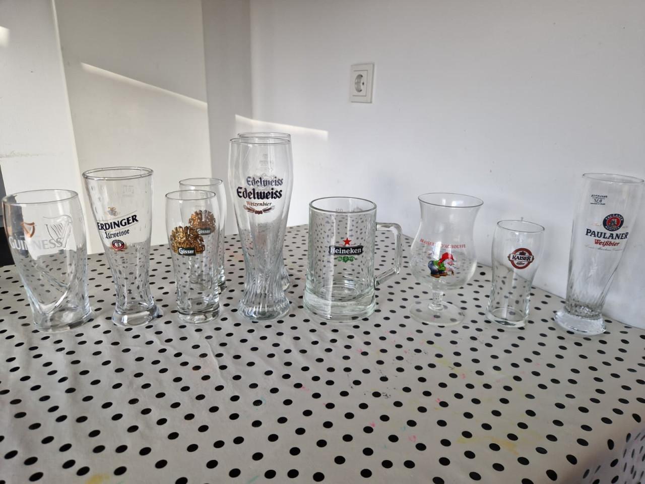 Shotglaasjes, bierglazen en nog wat souvenirs