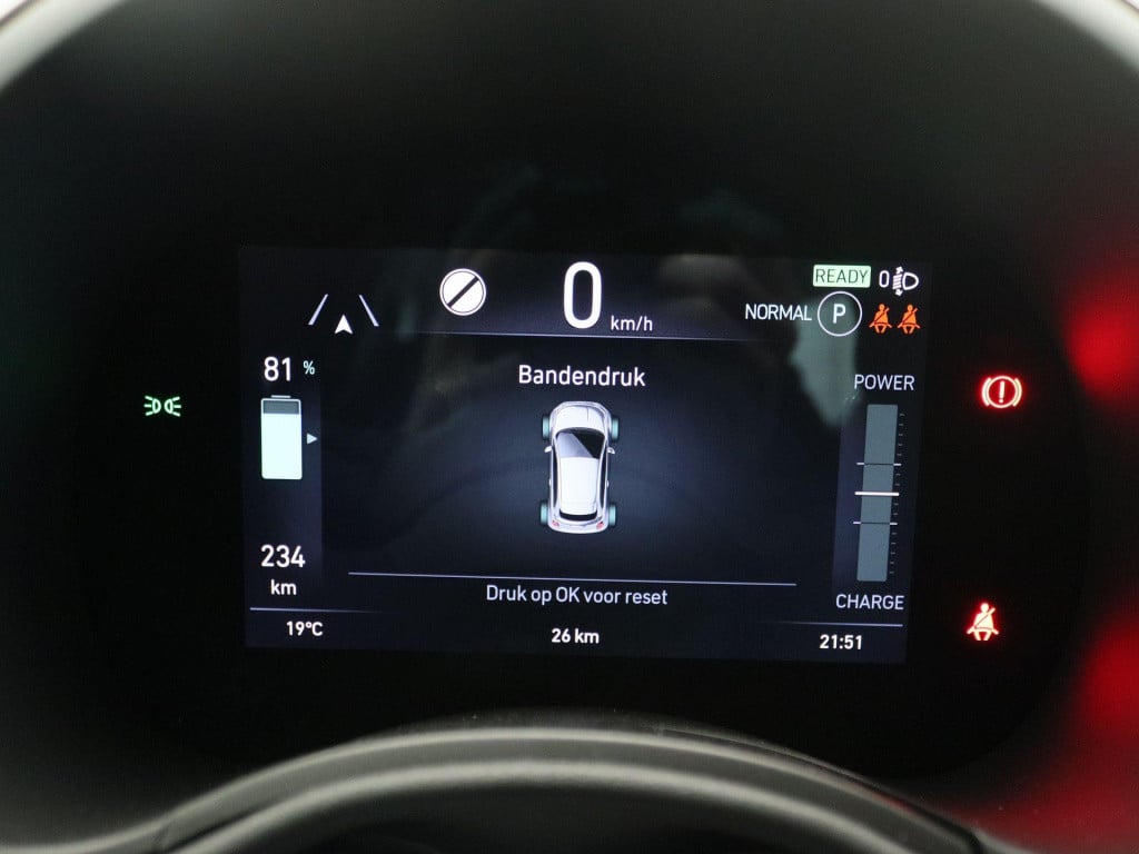 Fiat 500e 42 kwh | 17'' lichtmetalen velgen + allseason banden |  uniek ler