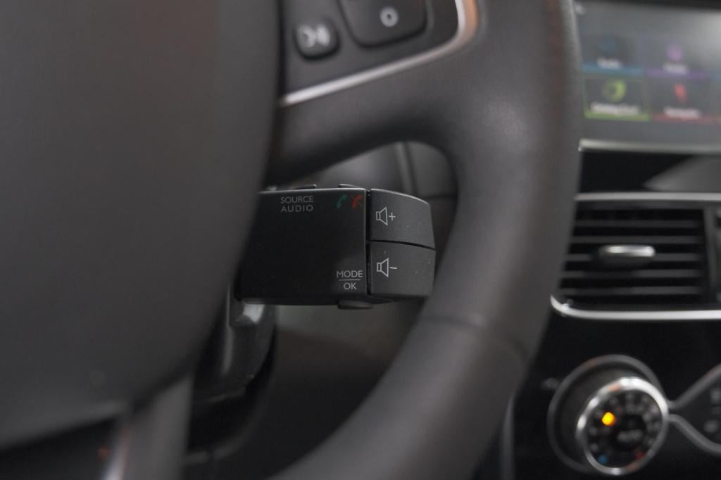 Renault Clio tce 90 zen | navigatie | parkeersensoren | climate control