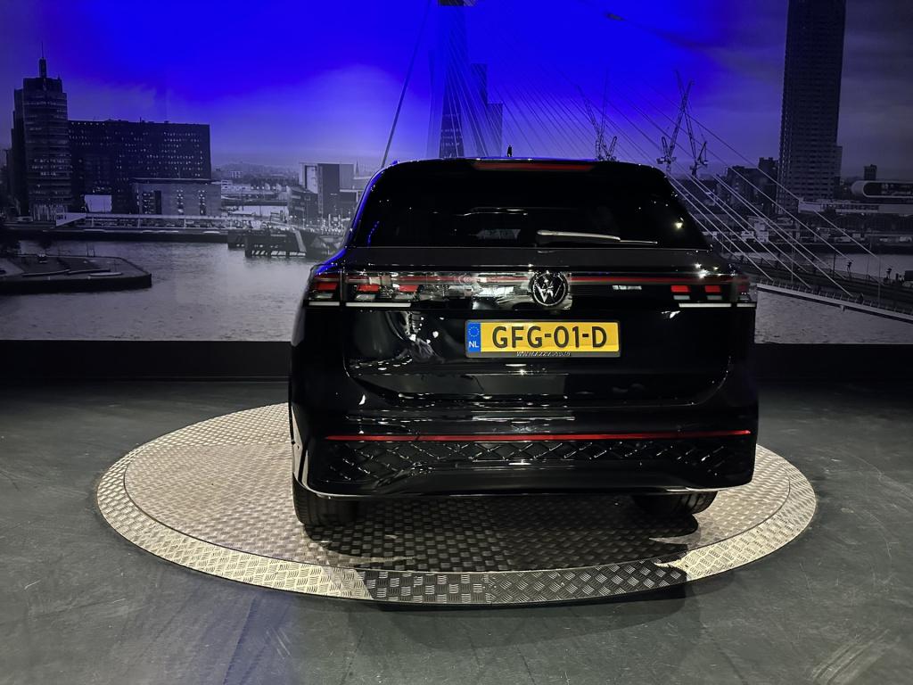 Volkswagen Tiguan 1.5 etsi r-line business *standkachel*pano*trekhaak*harma