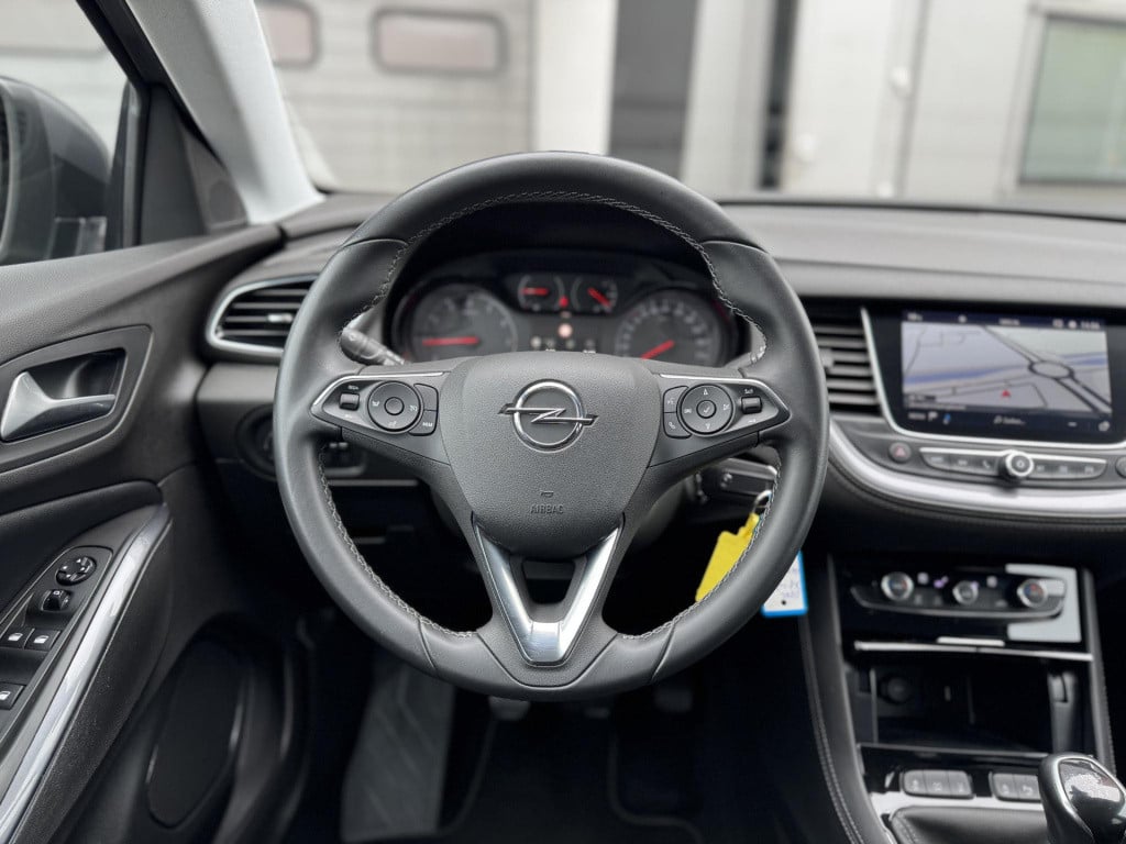Opel Grandland X 1.2 turbo business + | trekhaak | navigatie | camera | app