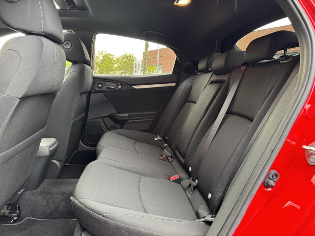 Honda Civic 1.0 i-vtec executive nl-auto, panoramadak + trekhaak!