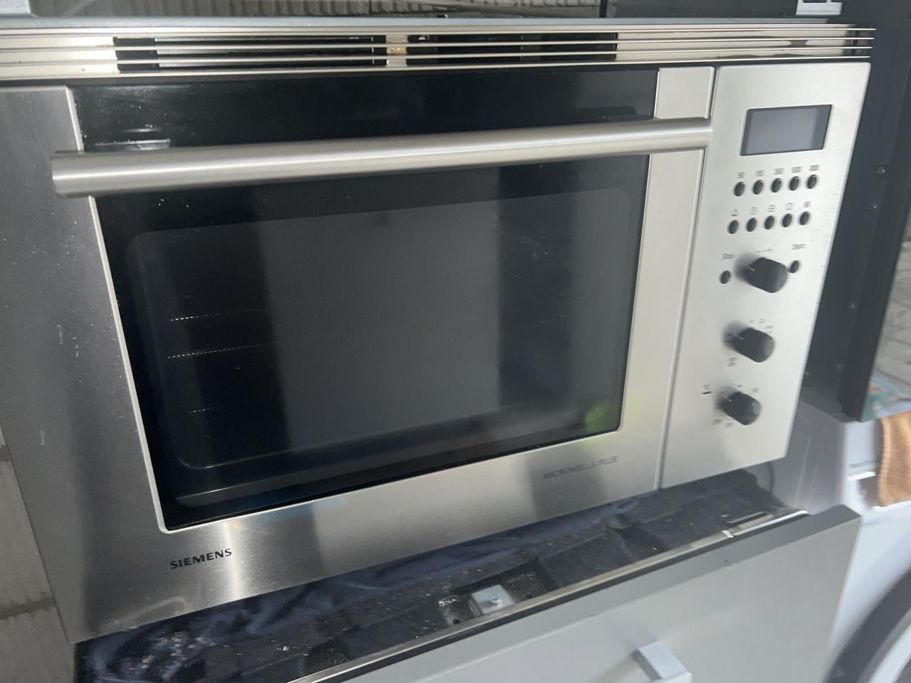 Siemens inbouw combi magnetron met oven en Grill  60 cm.