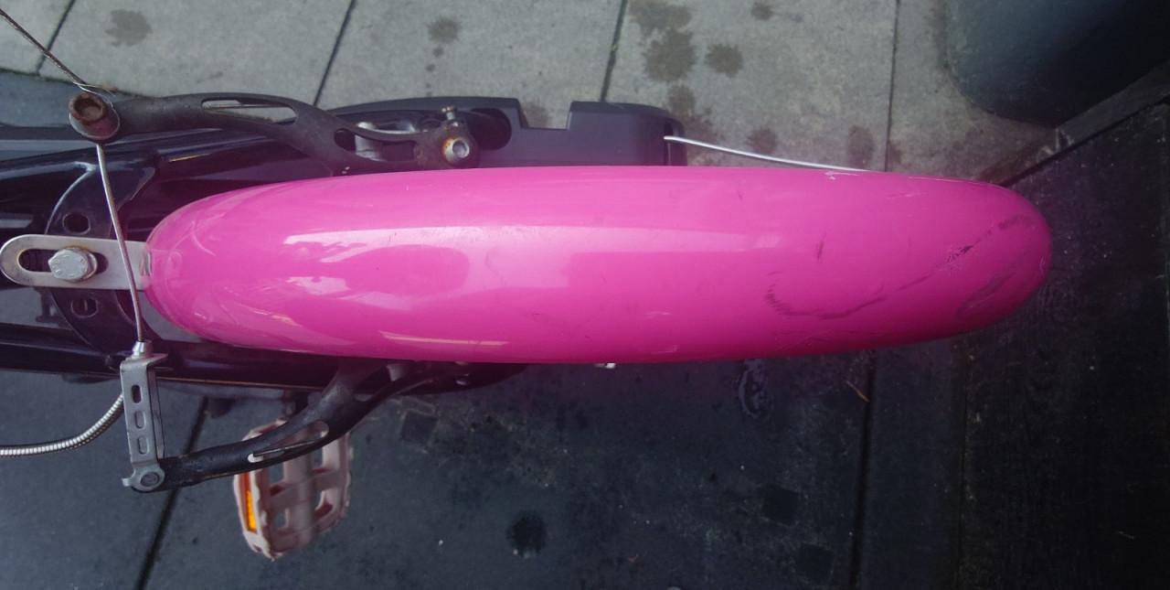 Meisjesfiets B'Twin Spy Hero roze zwart 16 inch met mandje