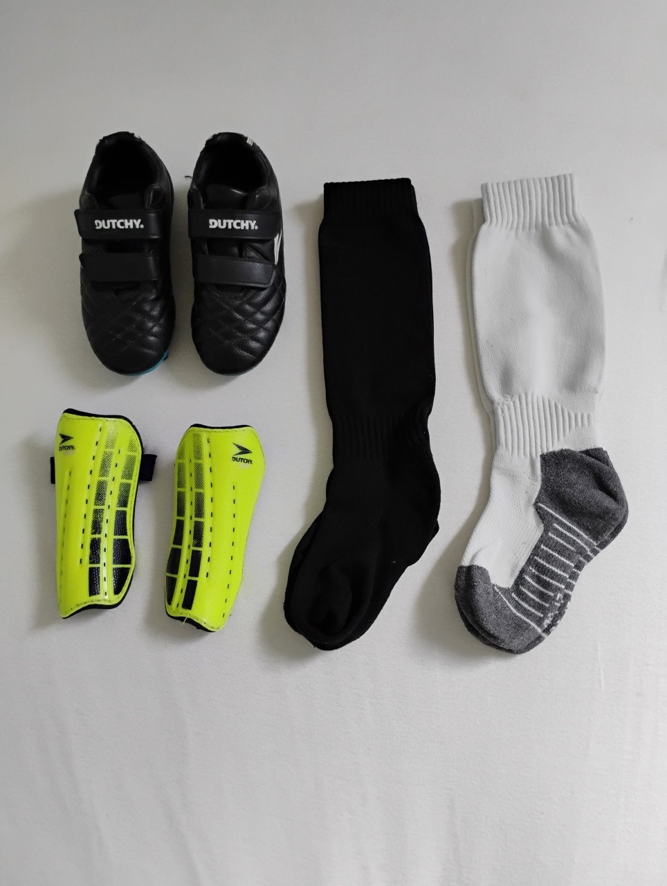 Pakket (voetbal of gym) maat 116/122 schoenen maat 29.