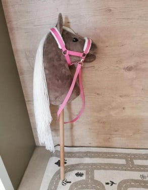 Hobbyhorse grijs met roze halster