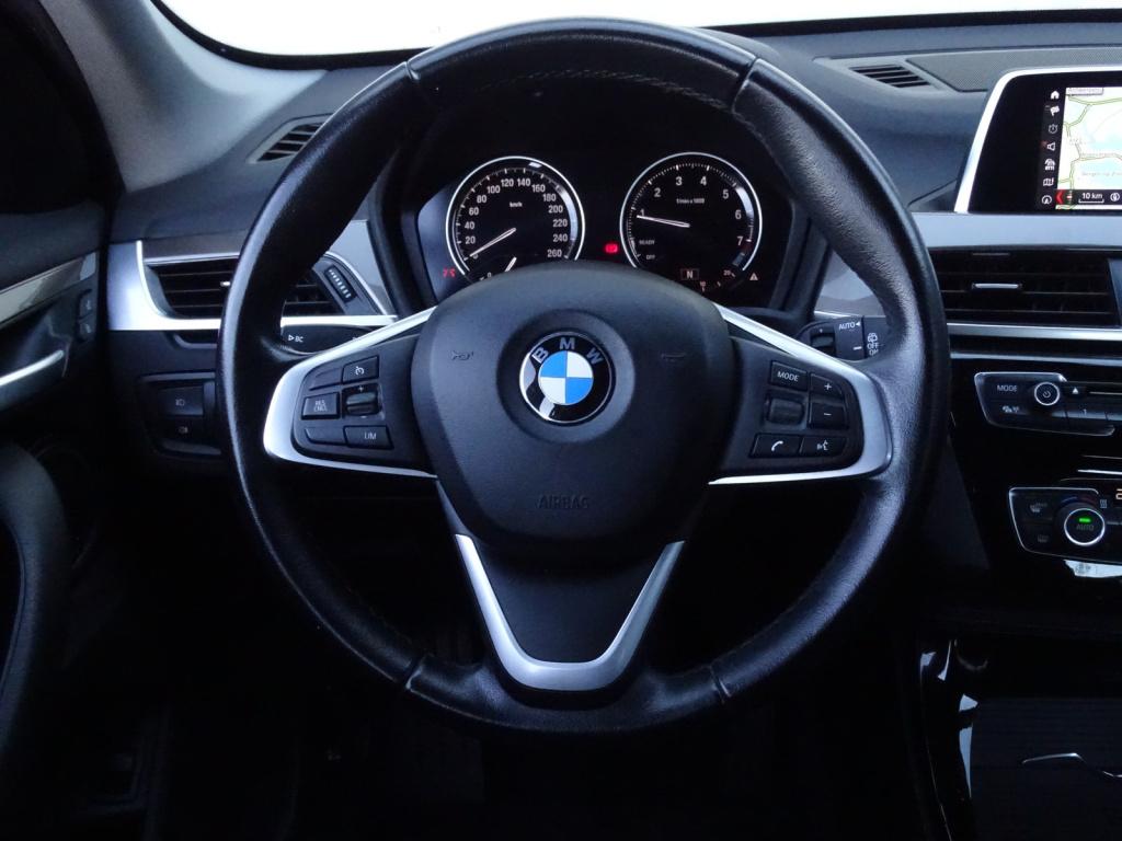 BMW X1 sdrive18i x-line | leder | led