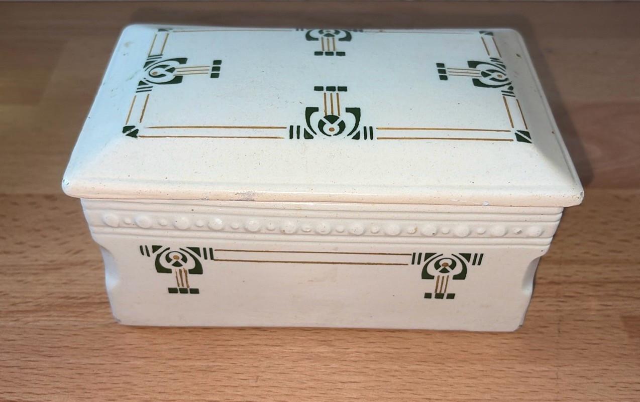 Antieke Jugendstil / Art Deco aardewerken doos met deksel