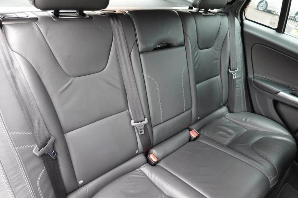 Volvo V60 1.6 t3 150-pk ocean race