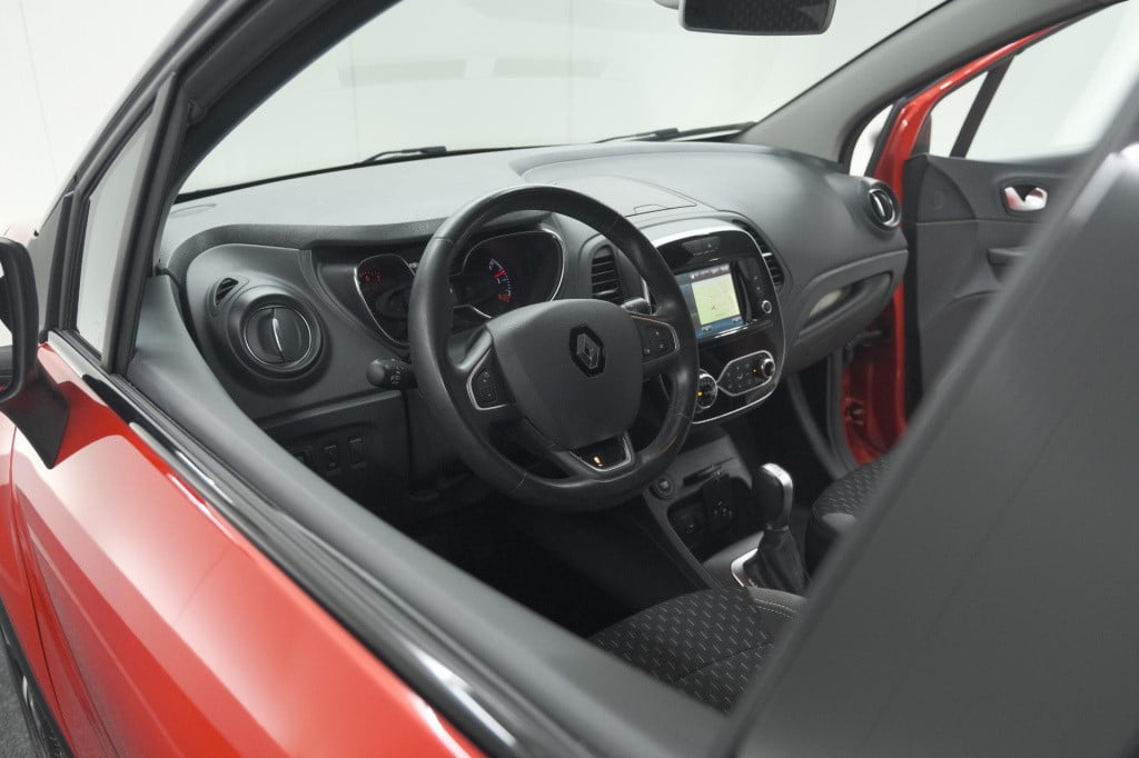 Renault Captur tce 120 edc intens | trekhaak | camera | navigatie | parkeer