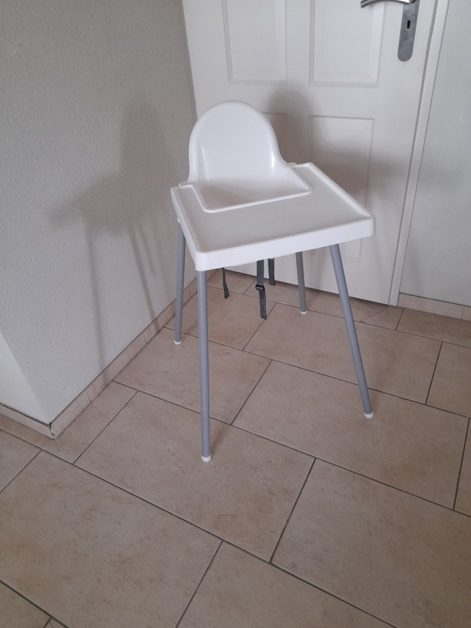 Kinderstoel met gordel (in goede nette staat )