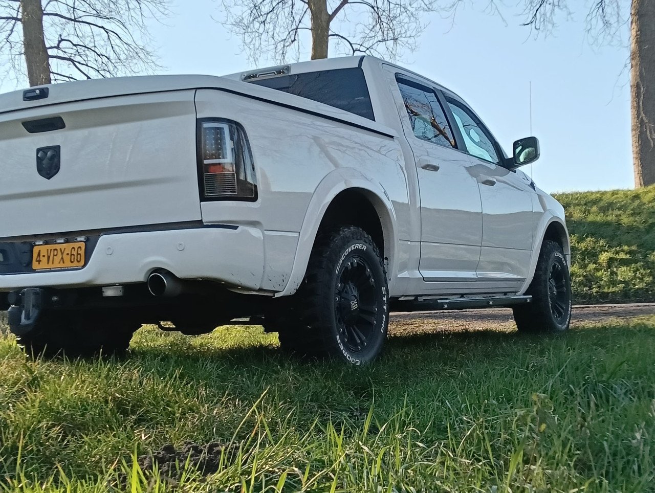 Dodge Ram 1500 hemi