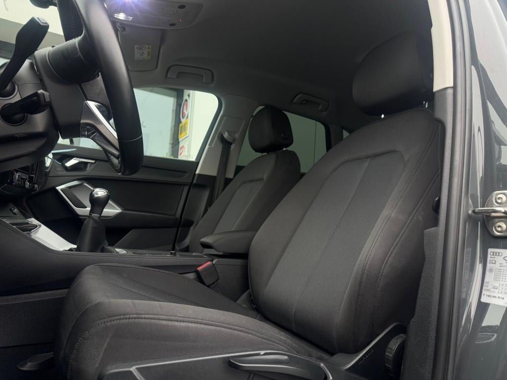 Audi Q3 35 tfsi * matrix led * stoelverwarming * adaptive cruise control