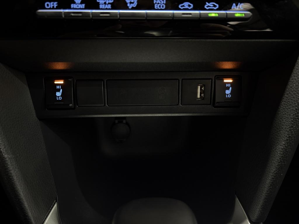 Toyota Yaris Cross 1.5 hybrid first edition | bsm | stoelverwarming | camer