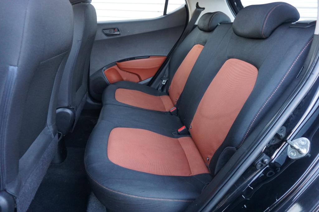 Hyundai I 10 1.0i i-motion comfort plus airco / elektr. ramen / nap