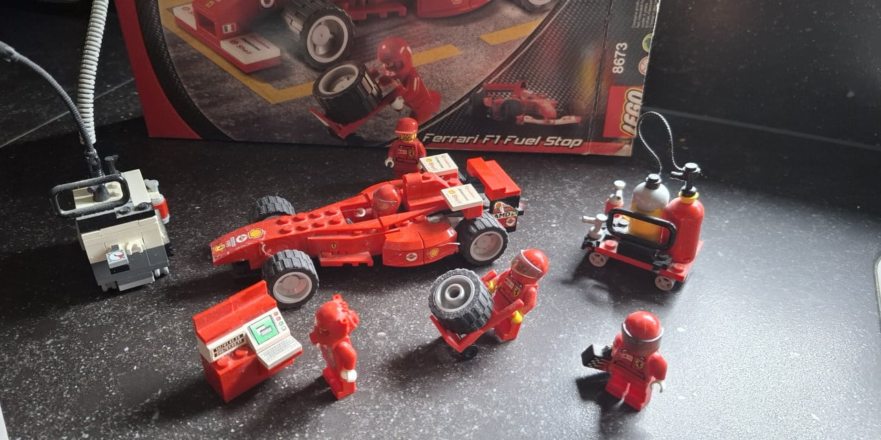LEGO 8673 Ferrari pitstop