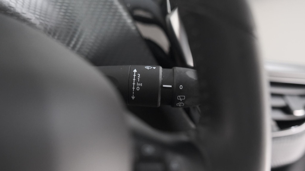 Peugeot 2008 puretech 82 signature | camera | apple carplay | parkeersensor