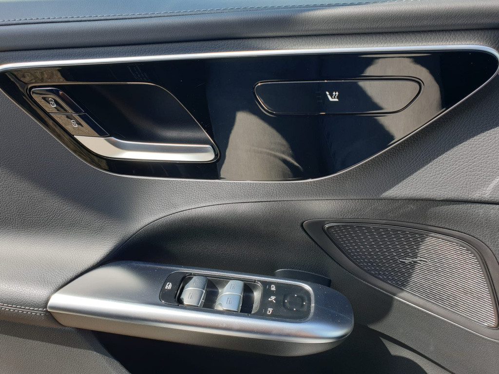 Mercedes-Benz C-Klasse 300 amg line 258pk mhev 9g-tronic