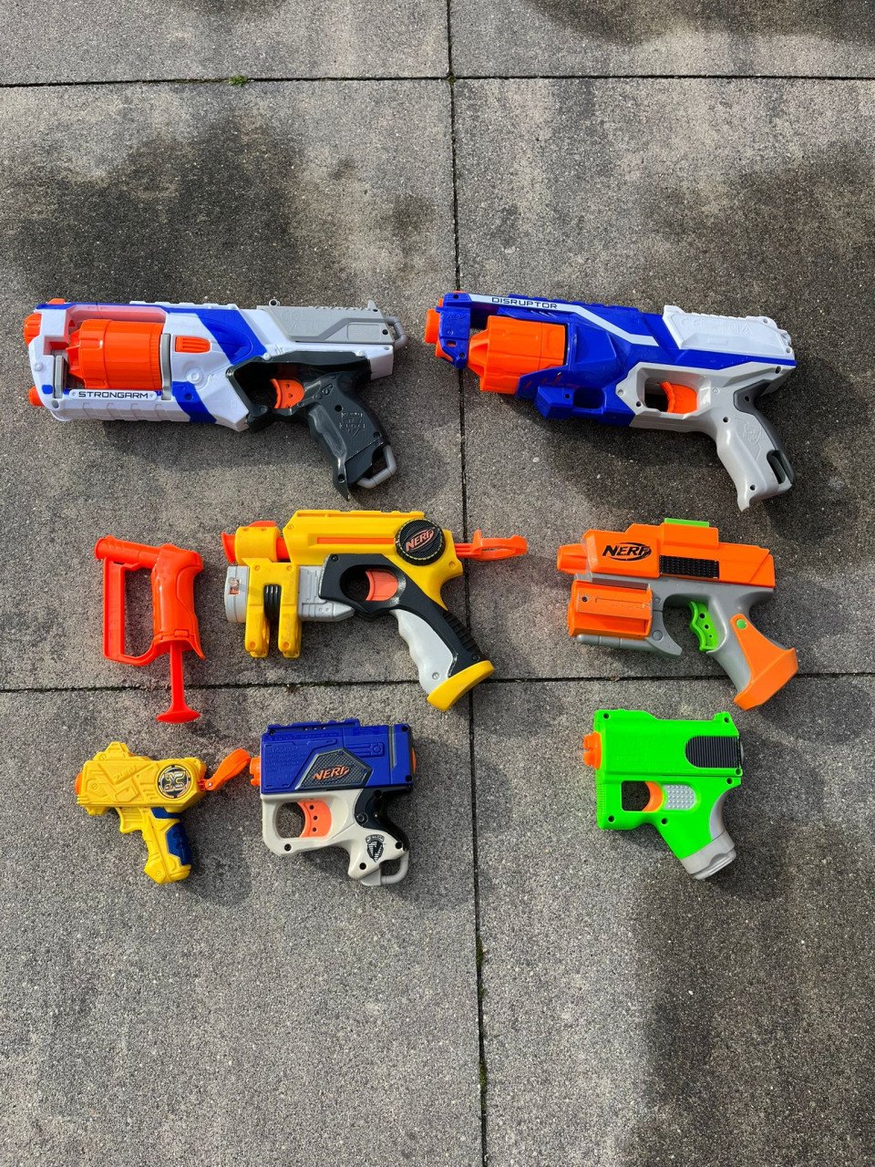 Diverse Nerf pistolen/geweren en pijltjes