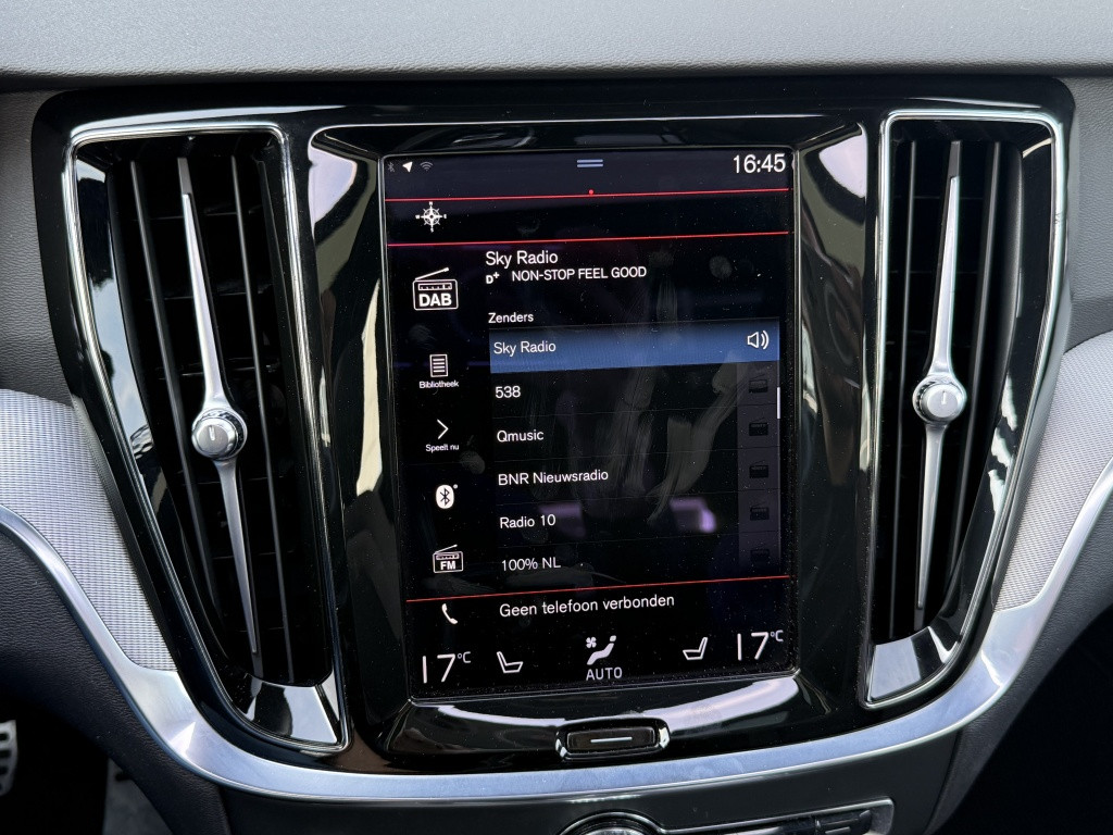 Volvo V60 t6 340pk recharge r-design| panodak| adap.cruise| trekhaak| stan