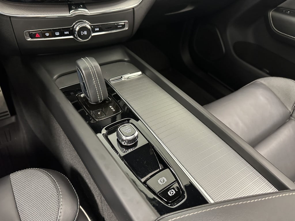 Volvo XC60 2.0 t8 awd polestar 455pk longe range | b&w | panoramadak | matz