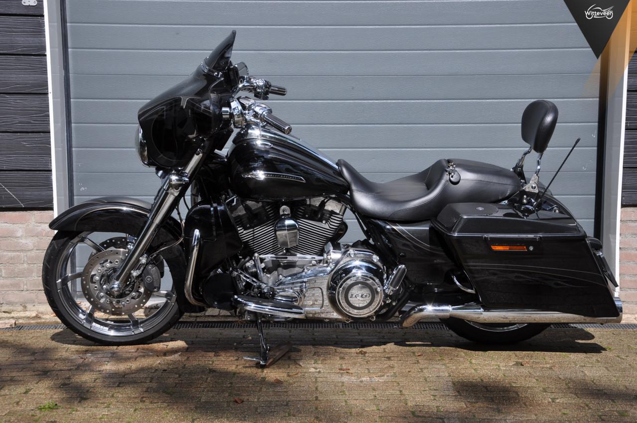 Harley Davidson FLHXSE Street Glide CVO 110 pracht exemplaar!