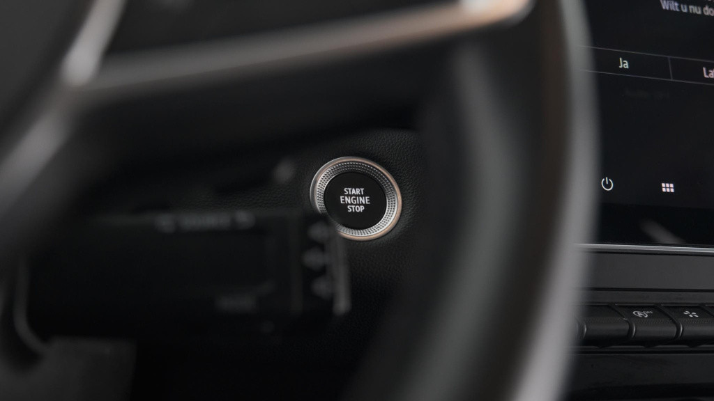 Renault Captur tce 130 edc intens | camera | 9.3 inch scherm | navigatie | 