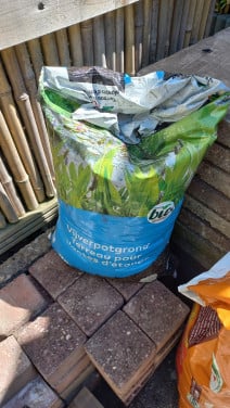 Gratis vijverpotgrond