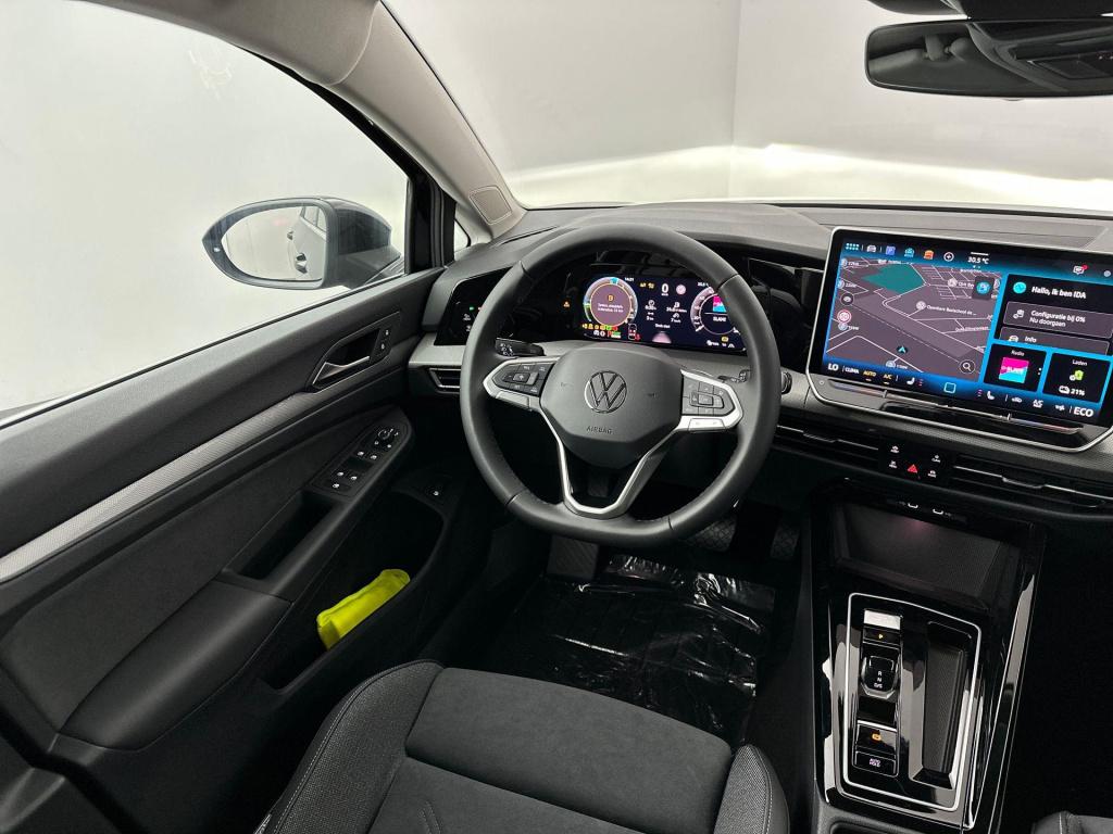 Volkswagen Golf style plug in hybride 204 pk