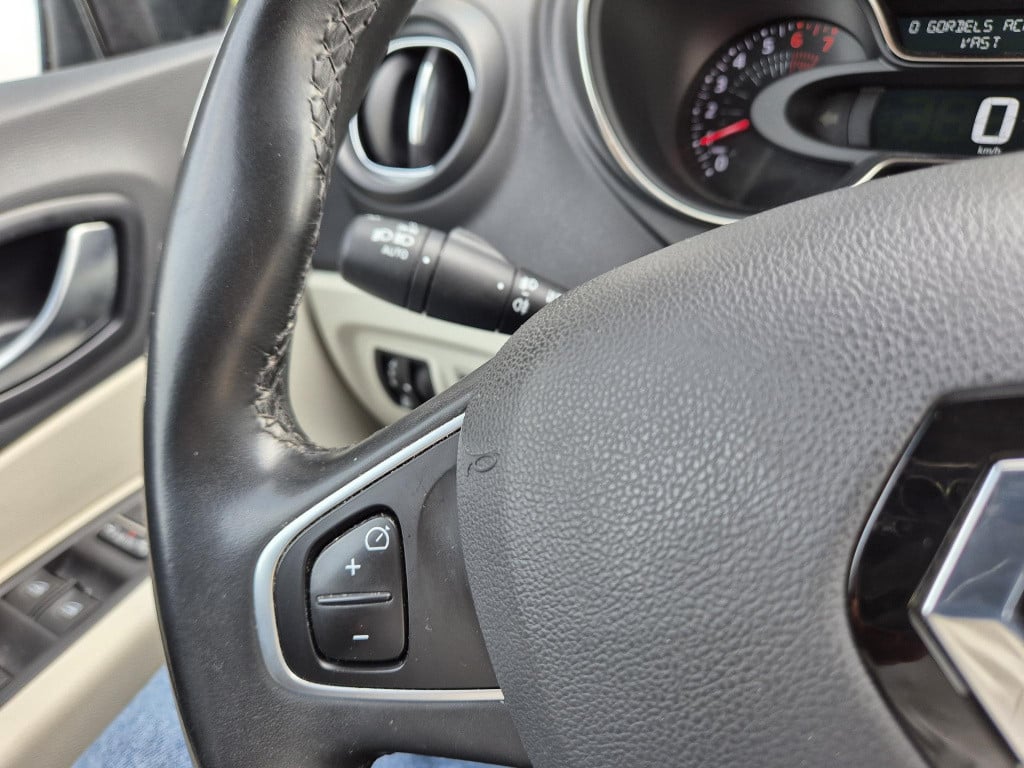 Renault Captur 1.3 tce 150 edc automaat intens panorama dak, trekhaak, navi