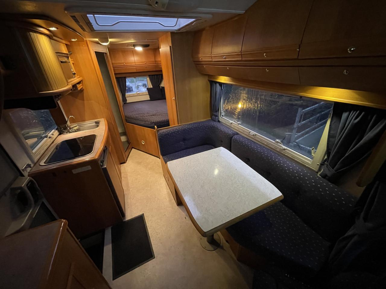 Moderne luxe camper, dubbele airco, zeer lage km stand, Recaro stoelen