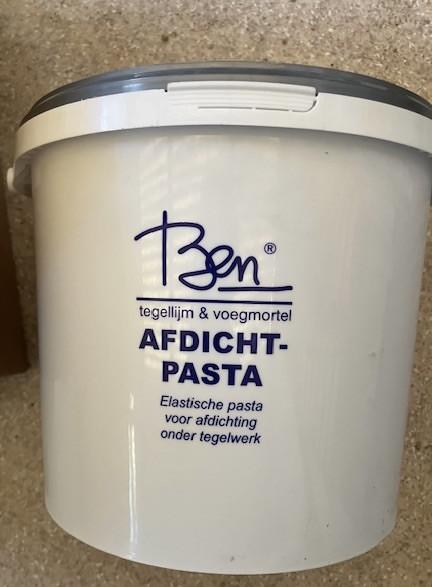 Tegelprofielen, levelling clips, afdichtpasta, voeg. alles in 1 koop